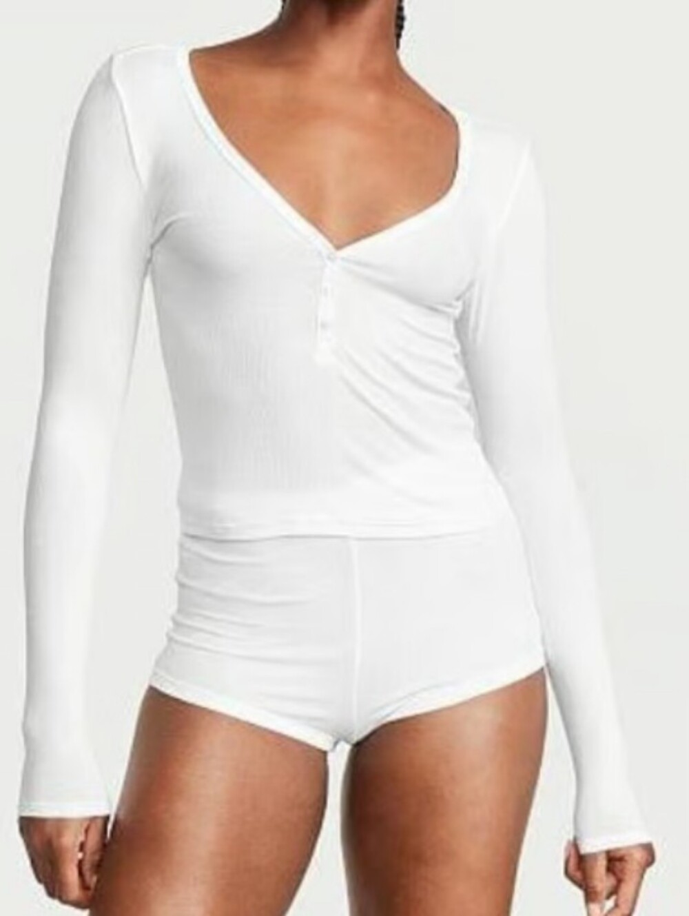 VS Long-Sleeve White V-Neck Top